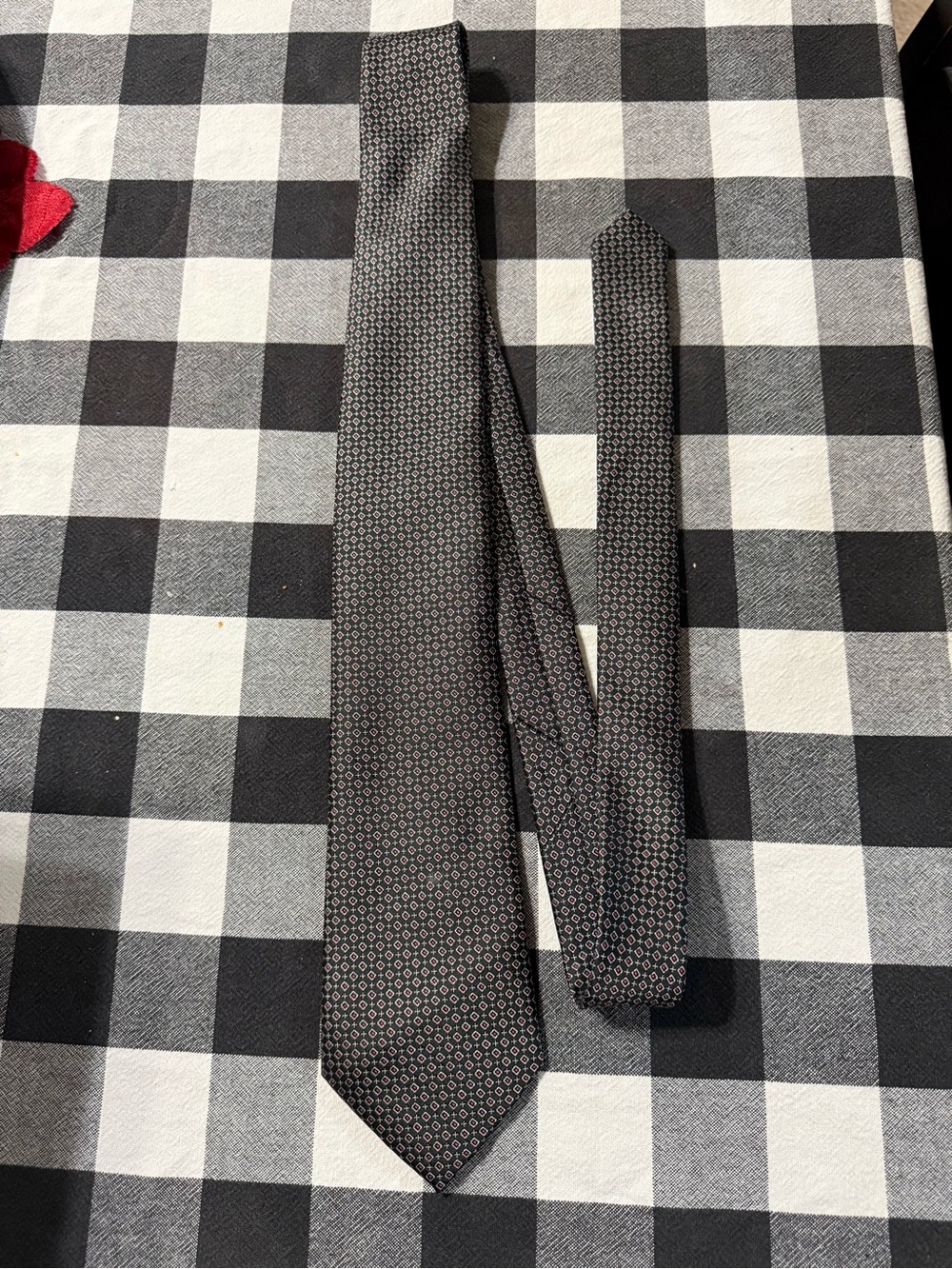 Men's Patterned Tie in Black and Gray - Modern Business Style